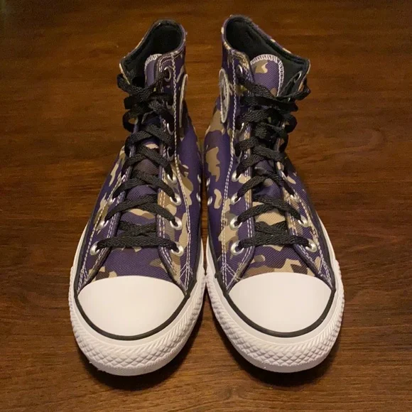Camouflage High-Top Sneakers - Picture 2 of 11